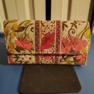 Retired Vera Bradley Pattern Wallet / Clutch Organizer
